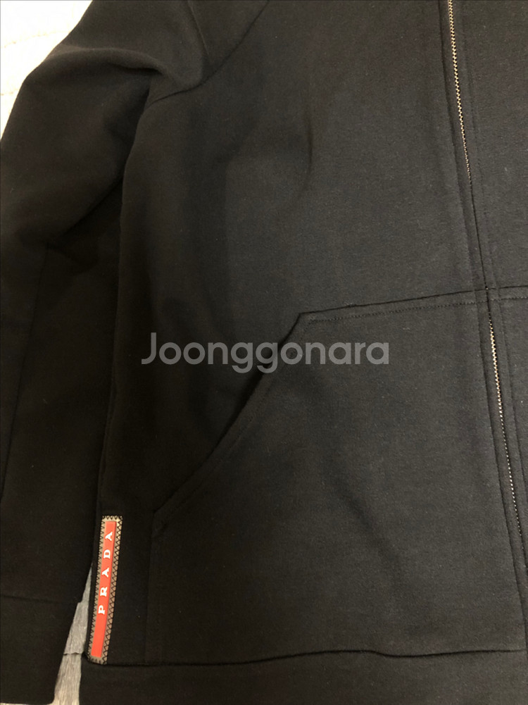 정품 프라다 후드집업 가다건 - 30만원--2