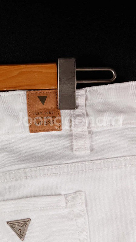 게스 흰색 반바지--2