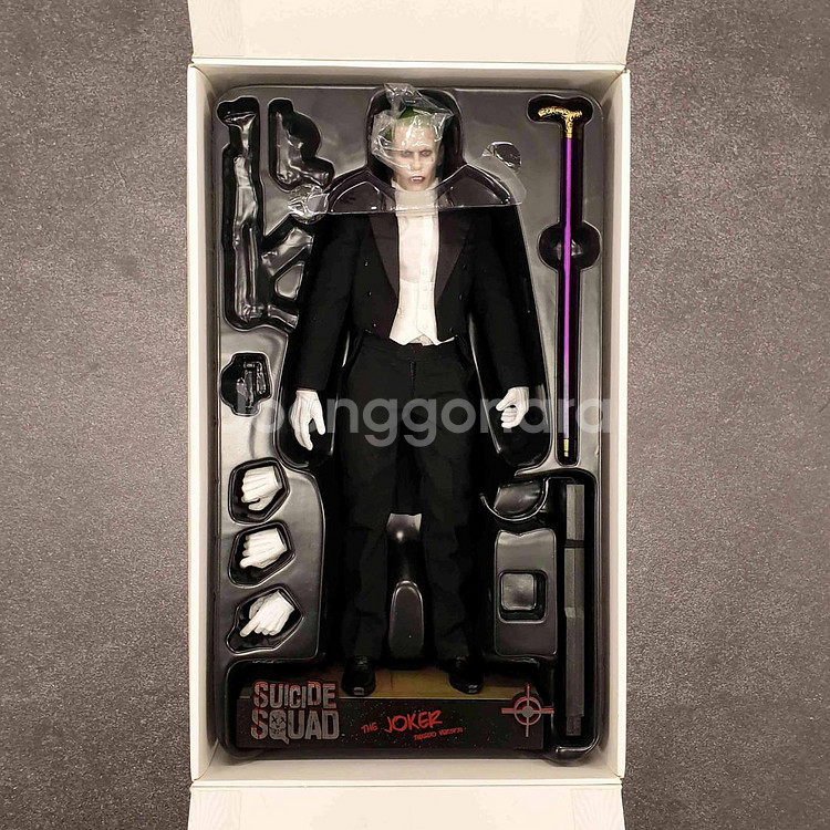 핫토이 수스쿼 턱시도 조커 커스텀 12인치 피규어--4