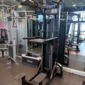 뉴텍 어시스트 풀업, 힙 쓰러스트, 힙 인 아웃 콤보