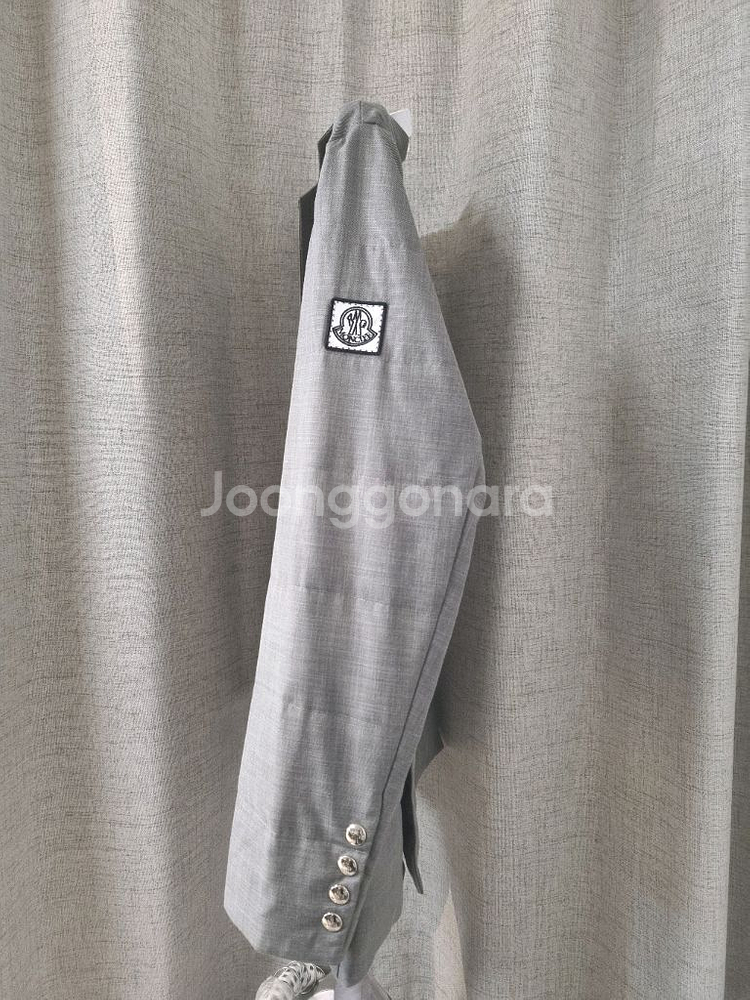 몽클레어 경량패딩 블레이저 그레이 새제품--2
