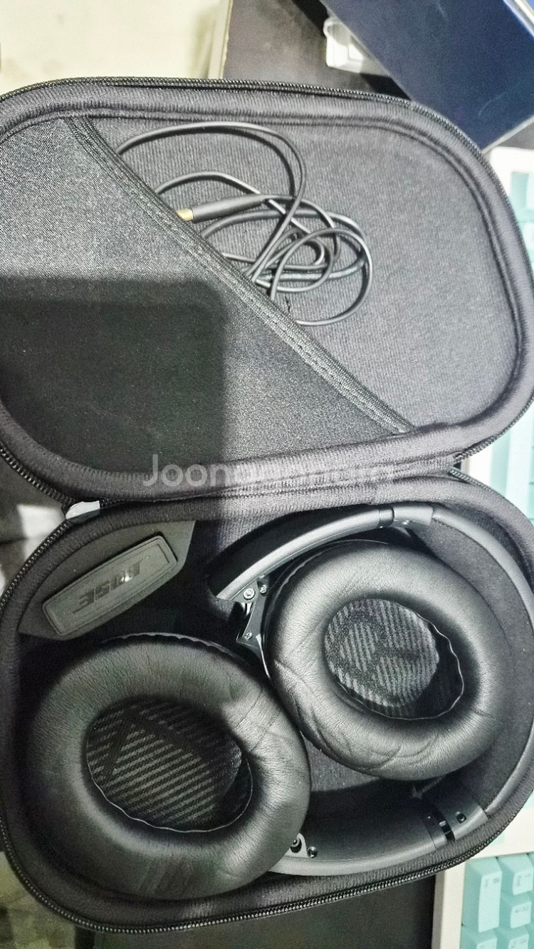 Bose 노이즈 캔슬링 헤드폰 팝니다.--0