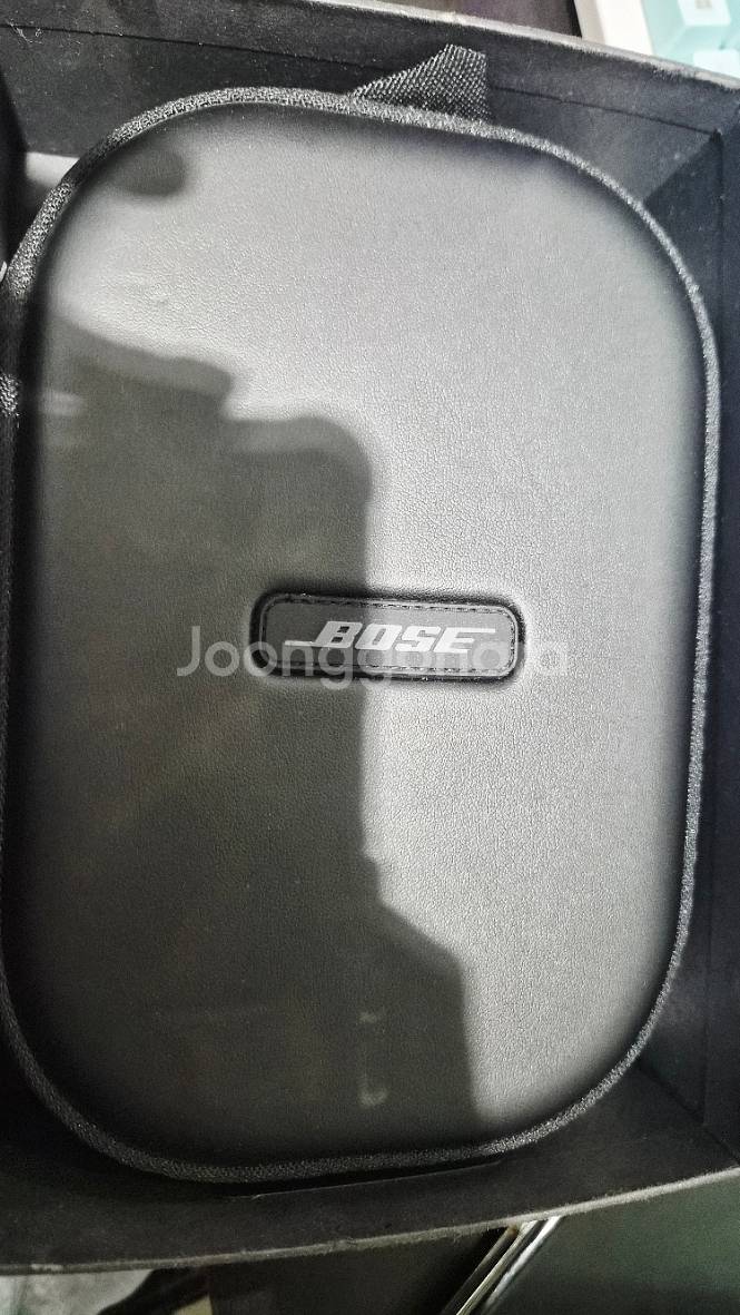 Bose 노이즈 캔슬링 헤드폰 팝니다.--1