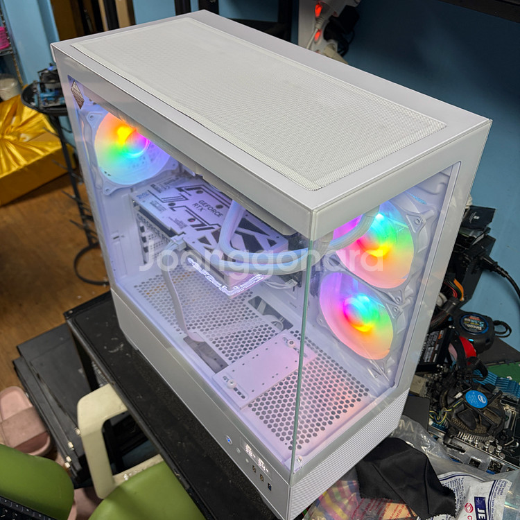 라이젠 9600X RTX5060 어항 수냉 본체--2