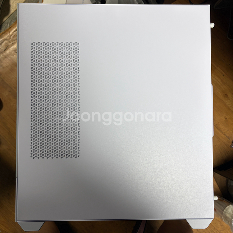 라이젠 9600X RTX5060 어항 수냉 본체--4