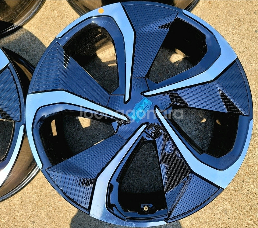 ev6 gt 20인치 휠커버세트 한대분 전국에도 못구함--0