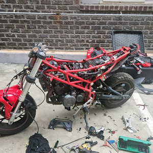 베넬리 125 부품 판매