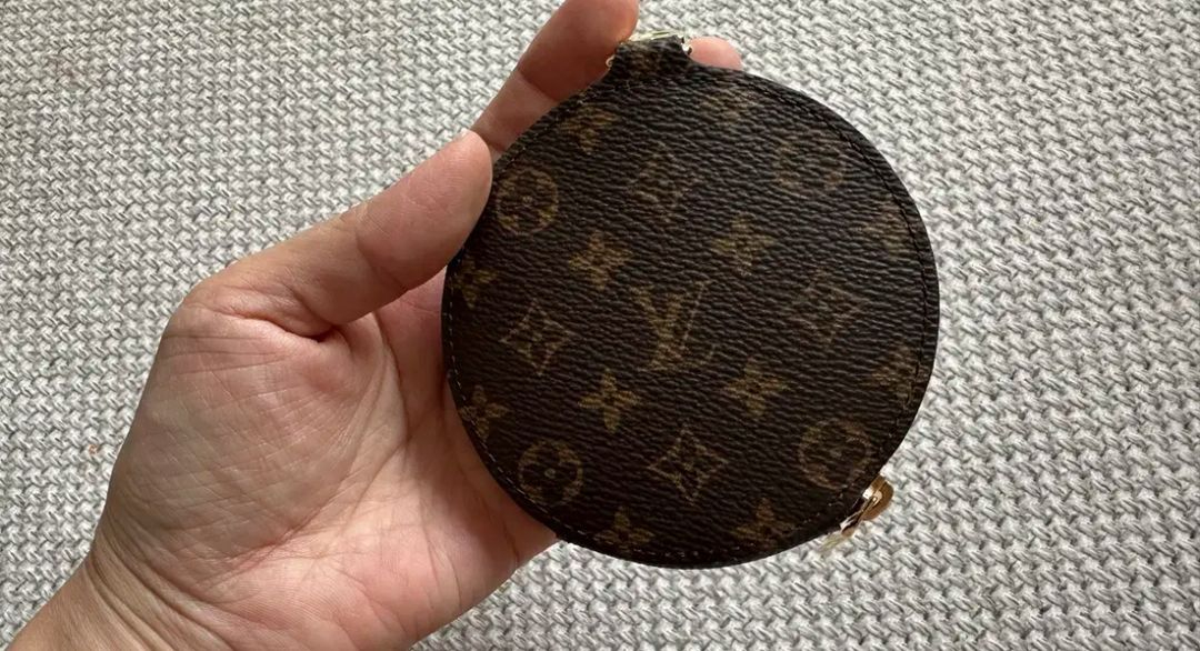 루이비통 이스트웨스트 새상품--3