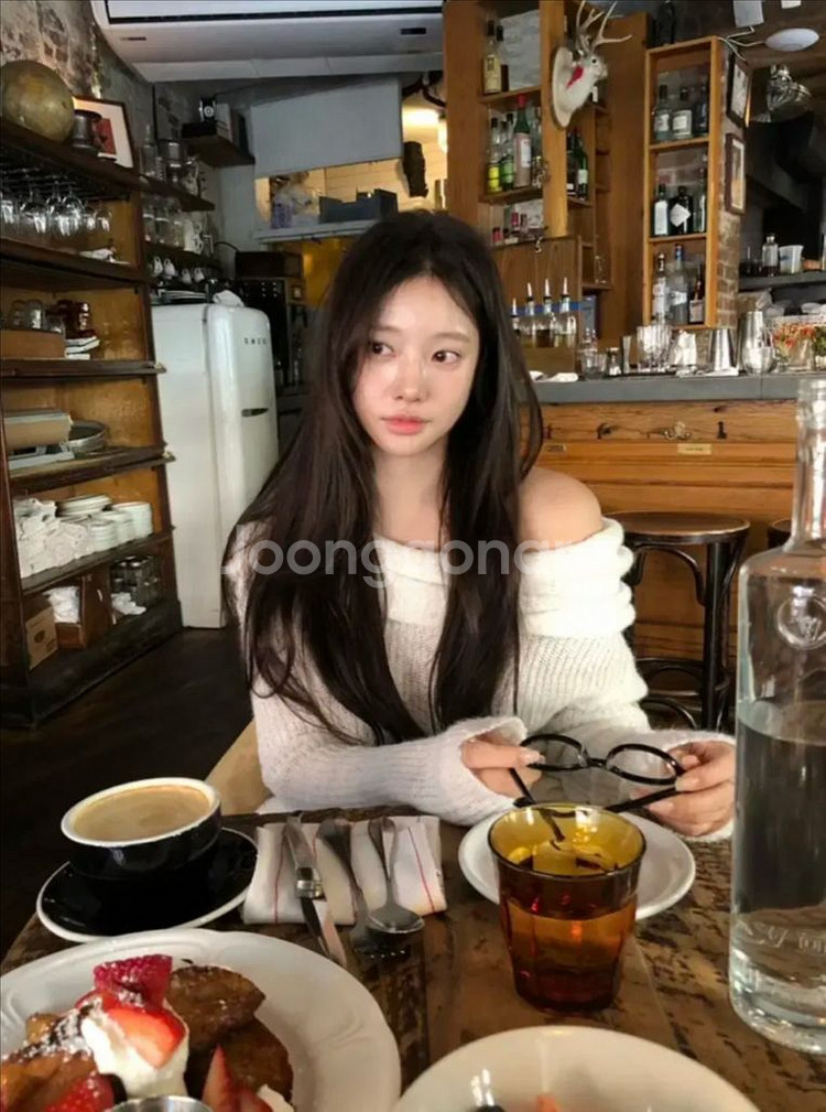 더위시 리즈(leeds) 밀크 오프숄더 니트 아이보리--0