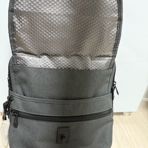 투미 브라보 크로스백 판매합니다