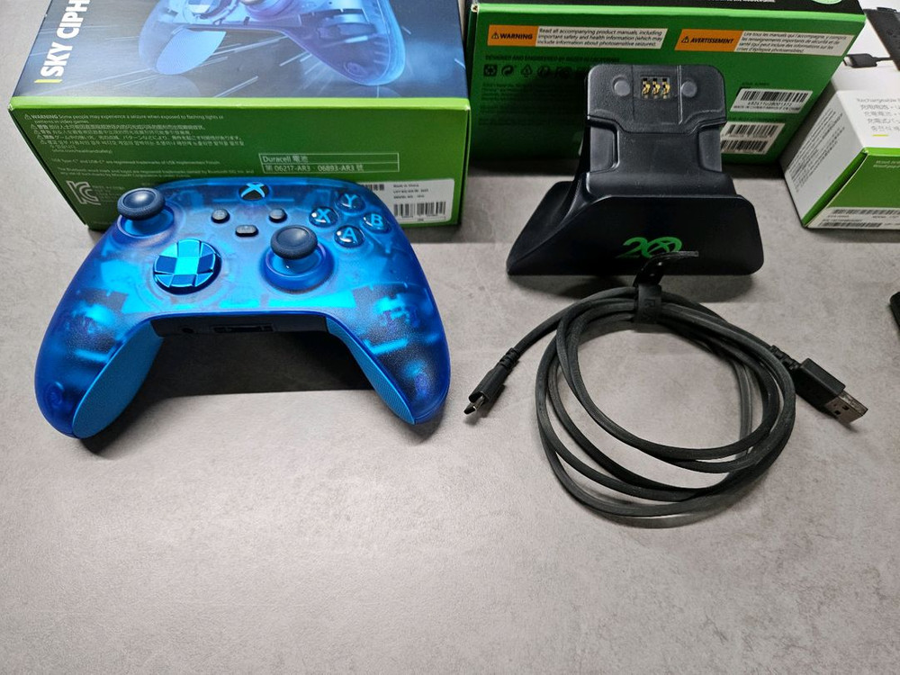 Xbox 컨트롤러+20주년 충전독+리시버+배터리팩 이미지