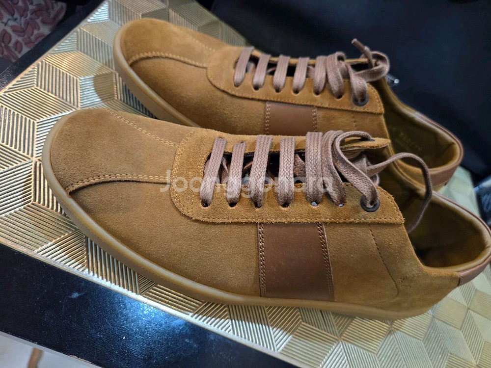 생로랑 스웨이드 스니커즈--0