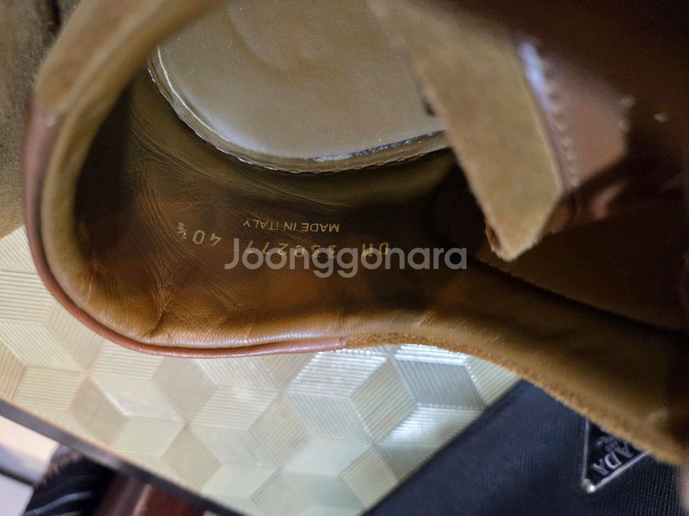 생로랑 스웨이드 스니커즈--3