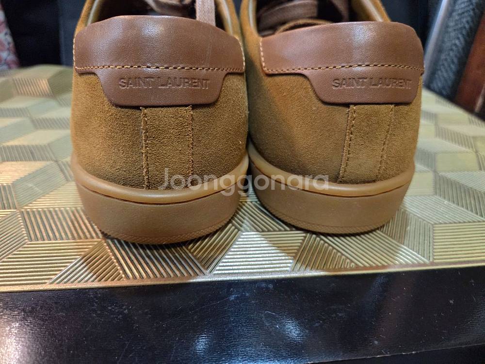 생로랑 스웨이드 스니커즈--2