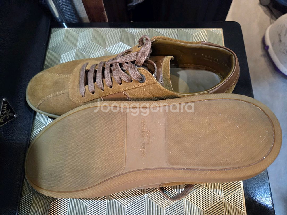 생로랑 스웨이드 스니커즈--6