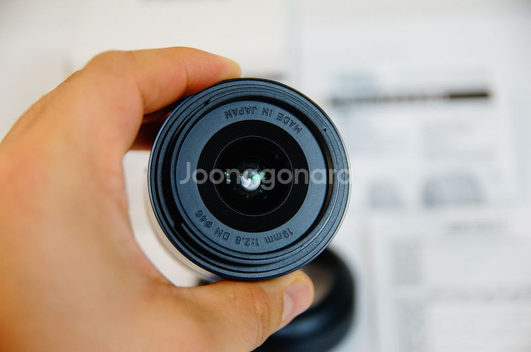 [소니] 시그마 19mm f2.8 단렌즈팝니다.--3