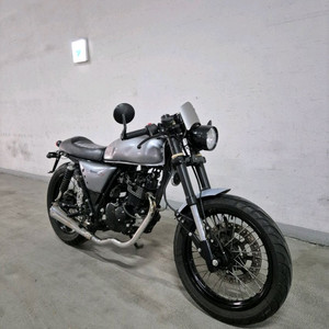 2018년식 엘로이 헌터 125s 카페레이서 커스텀 판