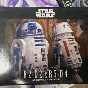 반다이 스타워즈 1/12 R2-D2 & R5-D4