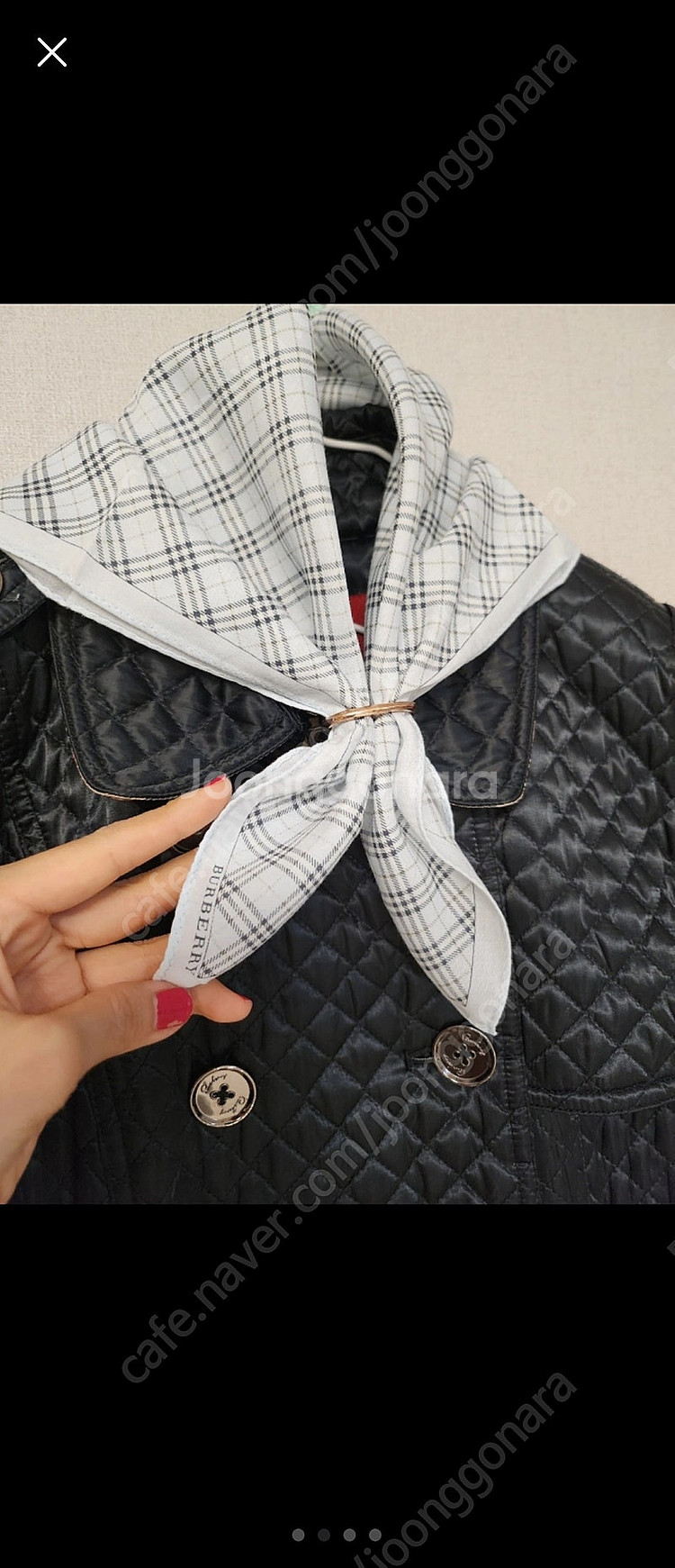 정품. burberry 쁘띠 스카프. 미사용.--1
