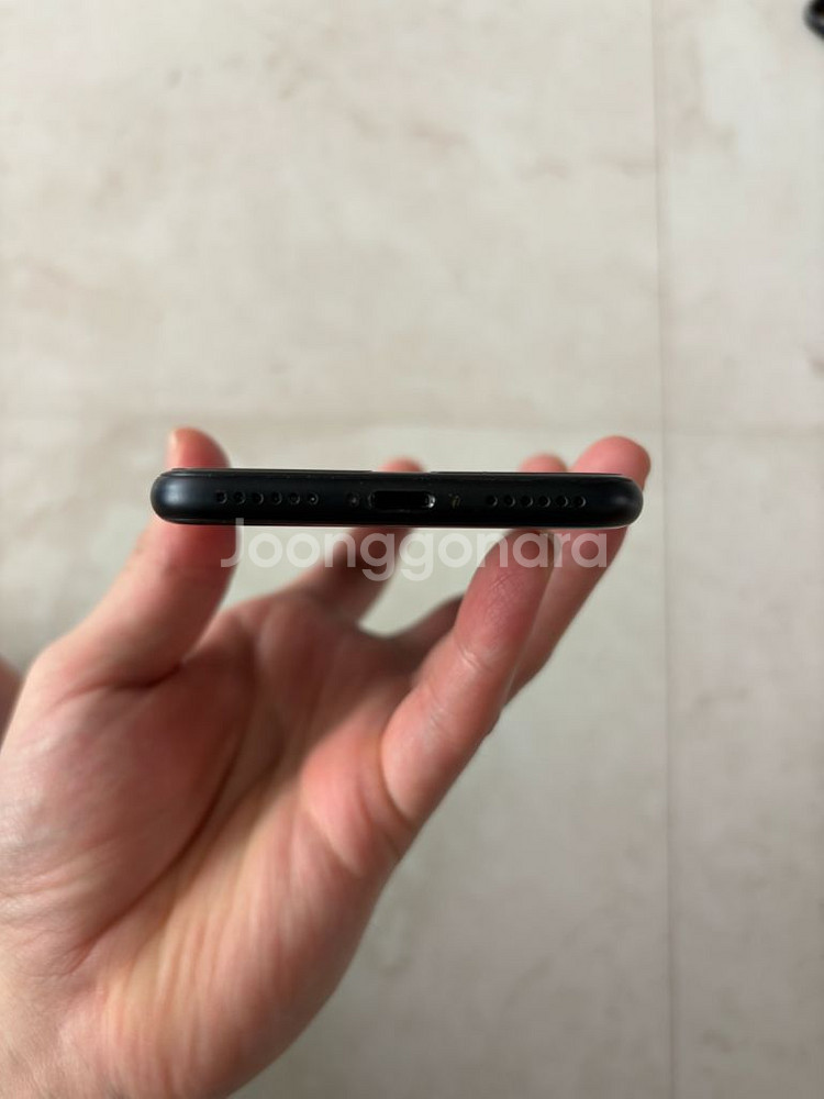 아이폰 SE3 64GB 미드나이트 S급 팝니다 !--5
