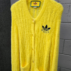 구찌X아다다스 로고 라운드넥 가디건