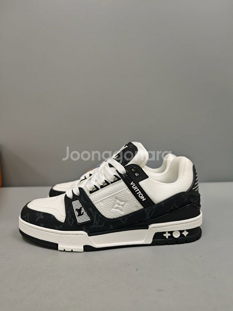 루이비통 LV 트레이너 스니커즈 모노그램 데님 블랙--3