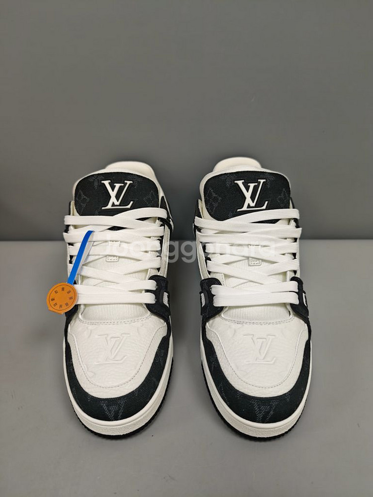 루이비통 LV 트레이너 스니커즈 모노그램 데님 블랙--1