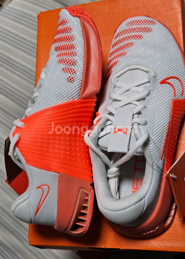 나이키 메트콘9 형광주황 245 운동화--1