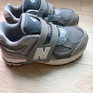 뉴발란스 키즈 2002r 145사이즈