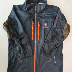 블랙야크 등산복 C타이푼자켓(95)