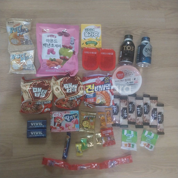 잡동사니 먹거리 만원착불--0
