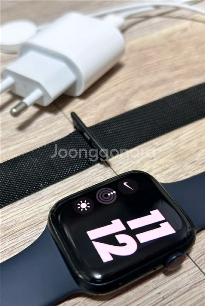 애플워치se2 44mm 배터리성능100% 팝니다--1