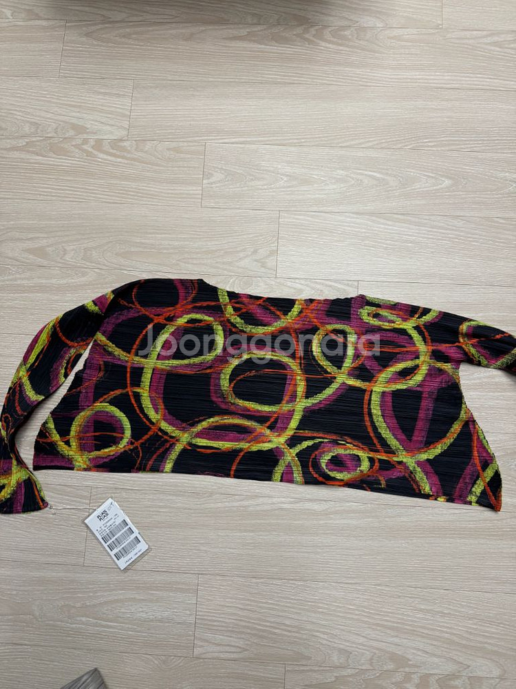 (새상품)플리츠플리즈 바운스 탑--0