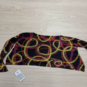 (새상품)플리츠플리즈 바운스 탑