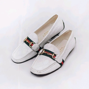 구찌 화이트 구찌시마 금장 홀스빗 로퍼 (37.5)