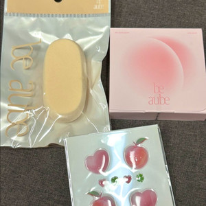 (미개봉새상품)비오브 백도복숭아 치크팔레트+스티커+퍼프