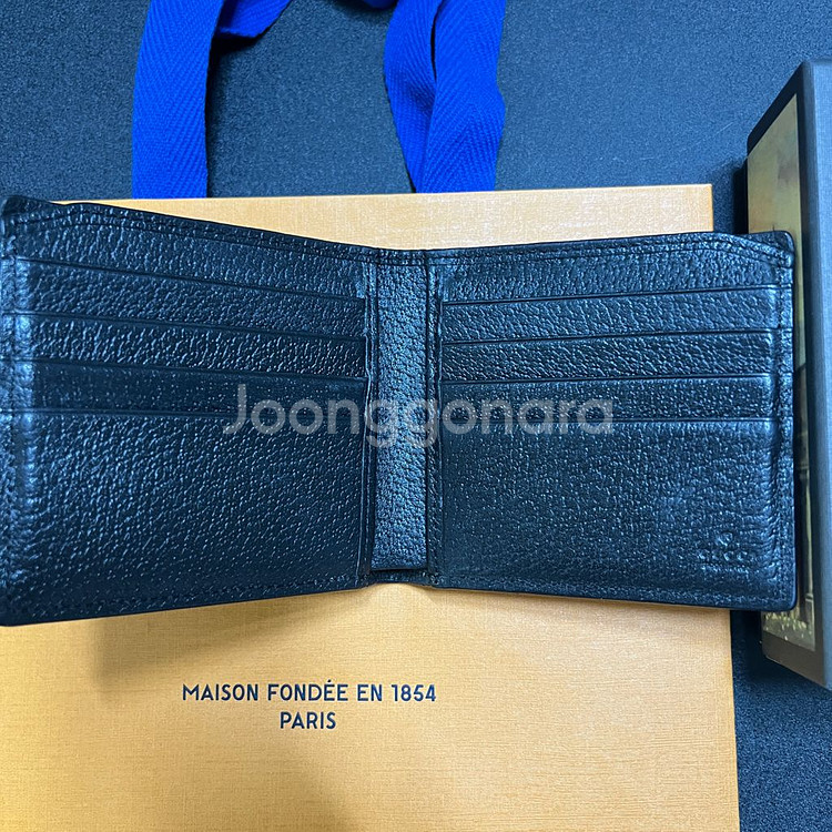 구찌 GG 애니멀리에 벌 레더 반지갑 정품 (풀박스)--4