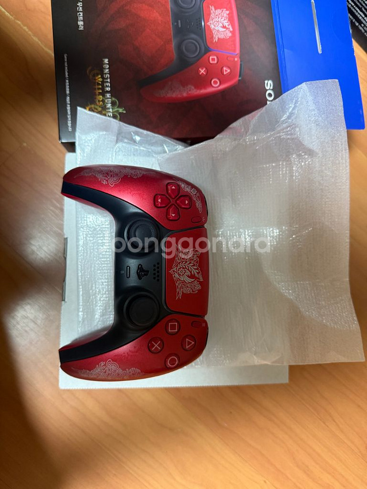 ps5 듀얼센스 한정판( 와일드헌터 에디션) 택포9--0
