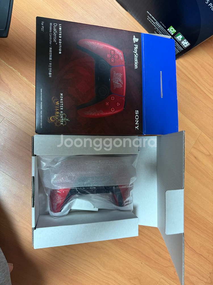 ps5 듀얼센스 한정판( 와일드헌터 에디션) 택포9--1