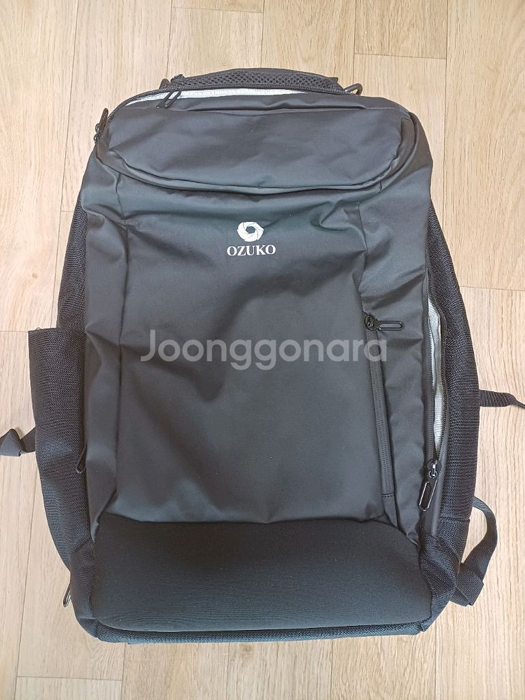 오주코 대용량 백팩 팝니다--0