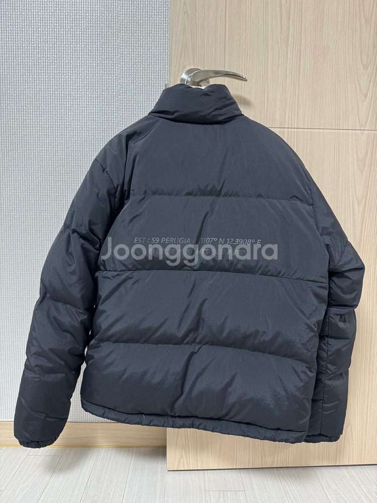 엘레쎄 ellesse 리버시블 패딩 95사이즈 팝니다.--1