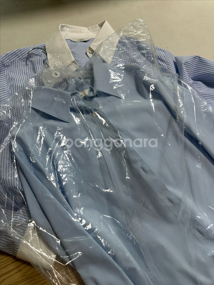 오르 미디움핏 베이직 셔츠 s 새상품--1