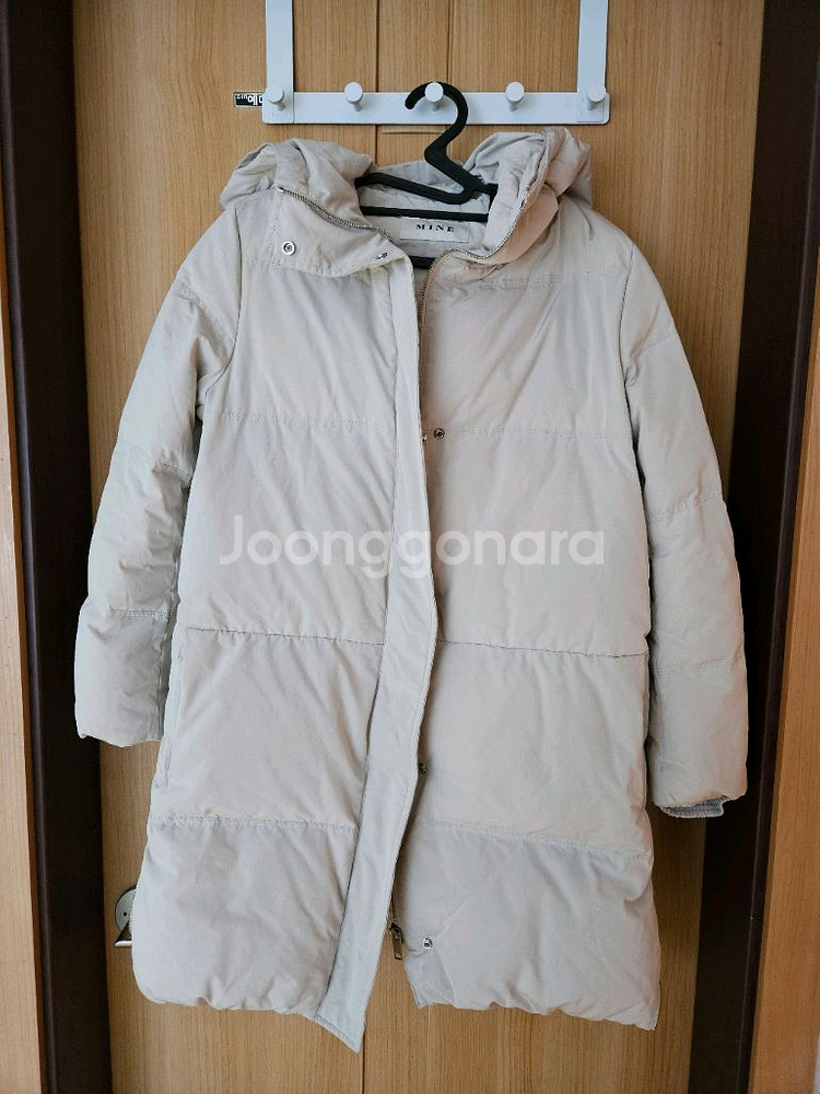 한섬 마인 크림색 구스패딩 팝니다--0