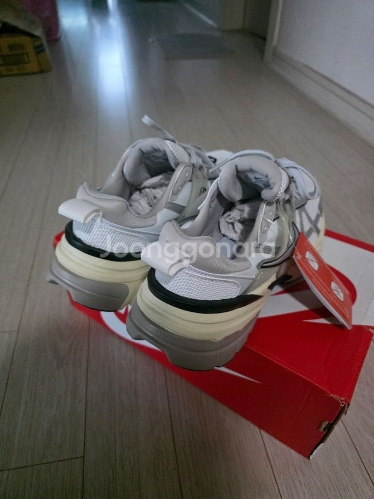 나이키 v2k런 운동화 265 새상품--2