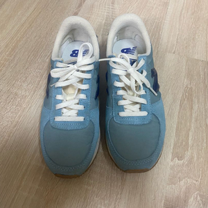 여자 뉴발란스 운동화 230