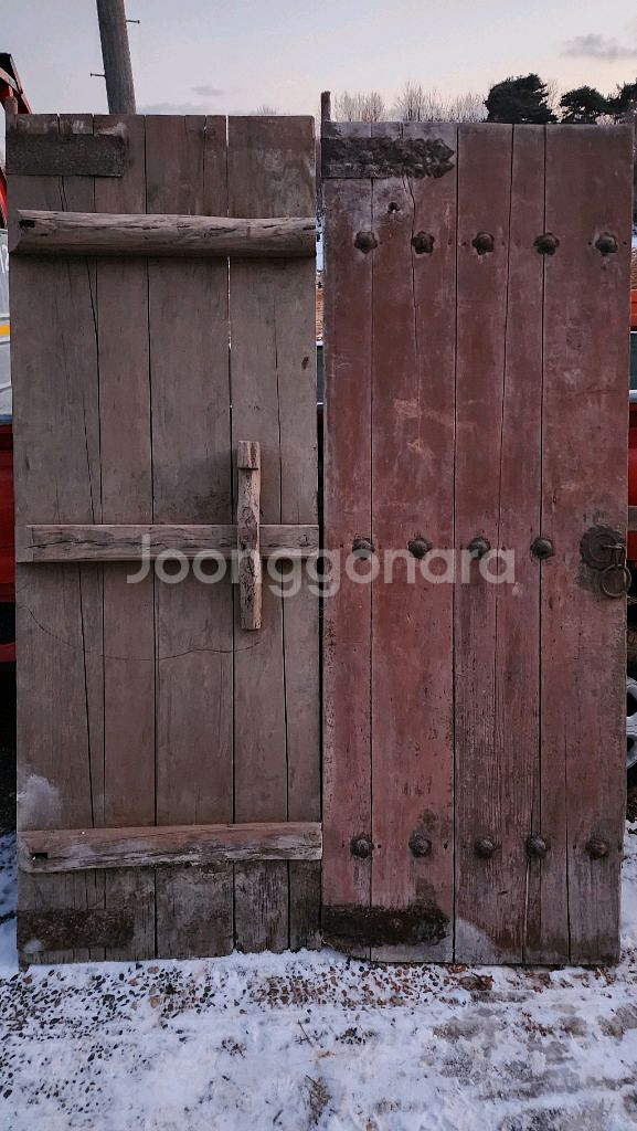 골동품 조선시대문짝 돌절구통 소쟁기 | 중고나라 - 안심되는 중고거래