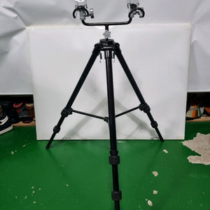 대형카메라 삼각대로 만든 낚시대 거치대