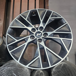 아반떼N 19인치 순정휠
