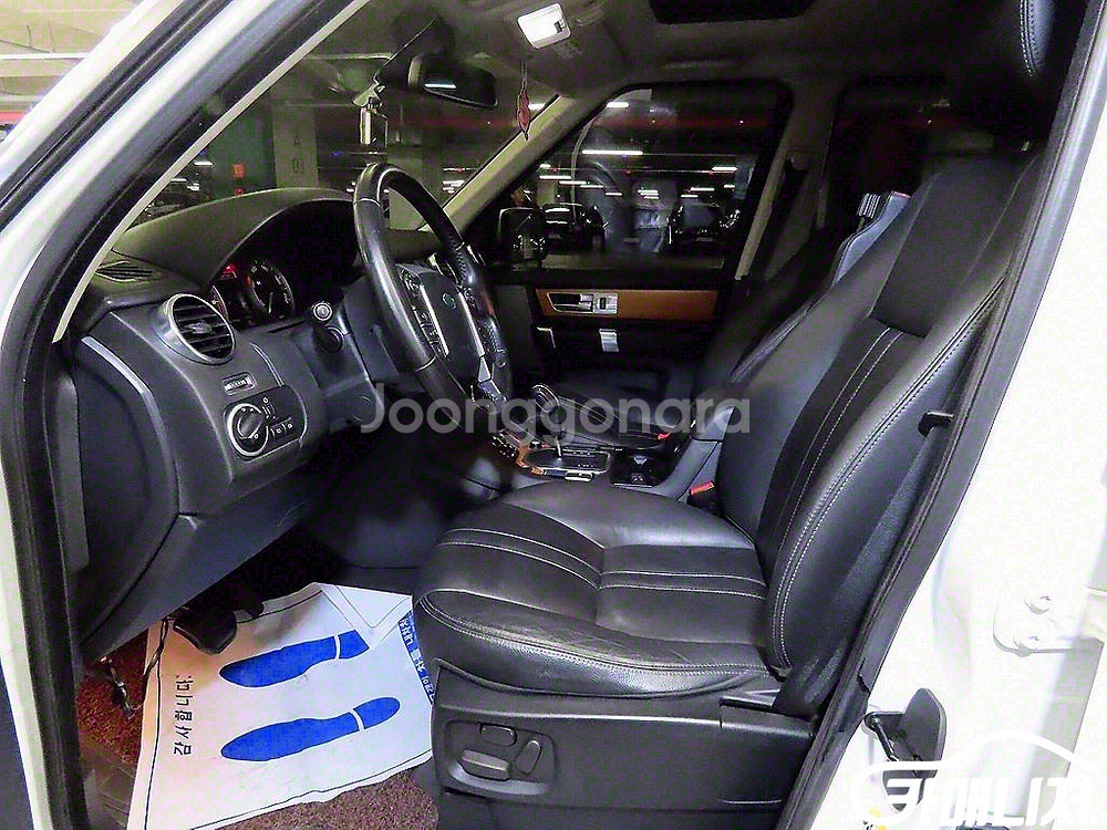 [랜드로버]디스커버리4 3.0 TDV6 HSE (5인승--5