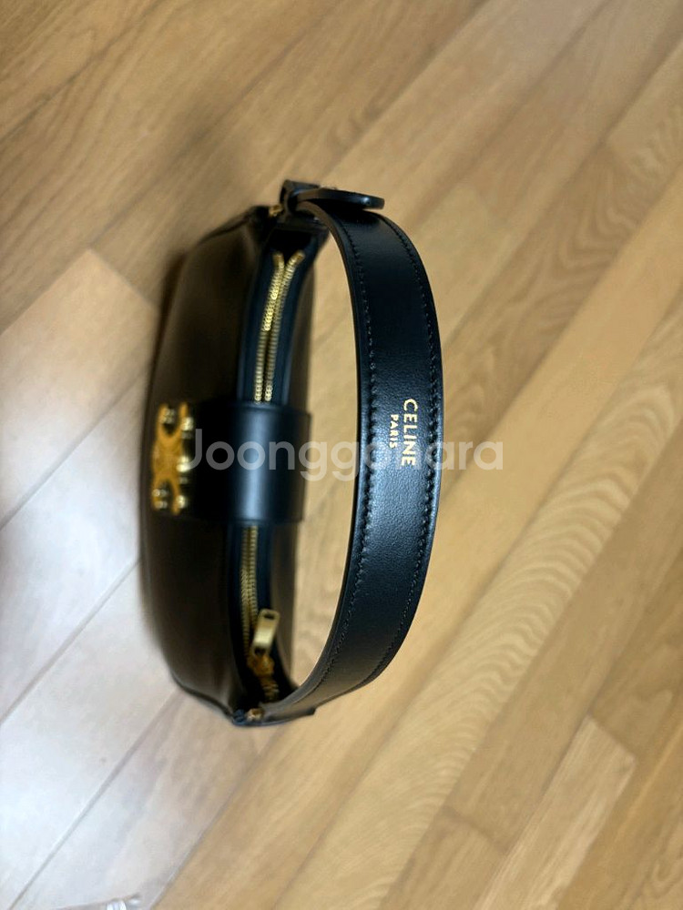 셀린느 미디엄 트리옹프 아바백 블랙 팔아요--3